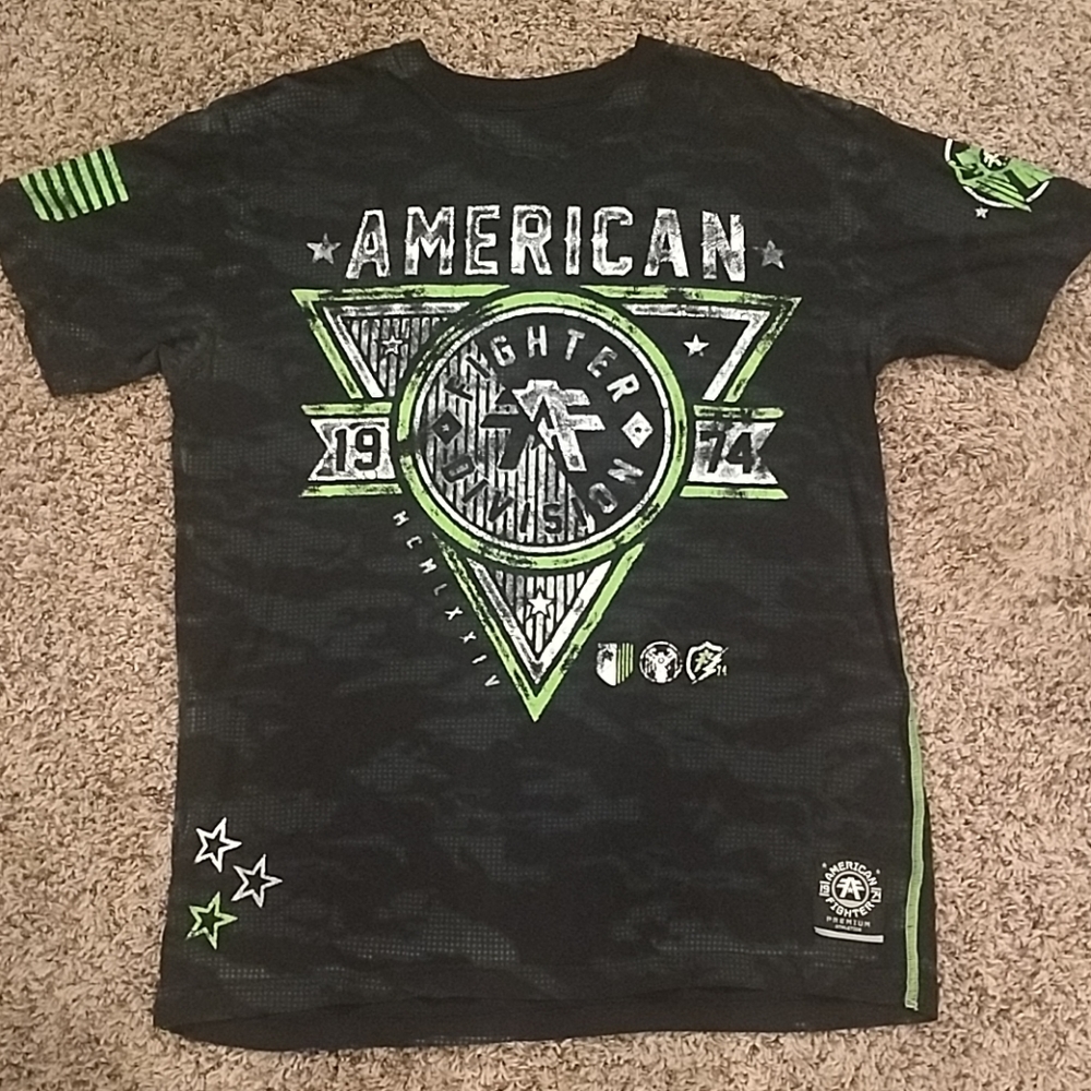 Men's t-shirt 2/$20 or 3/$15